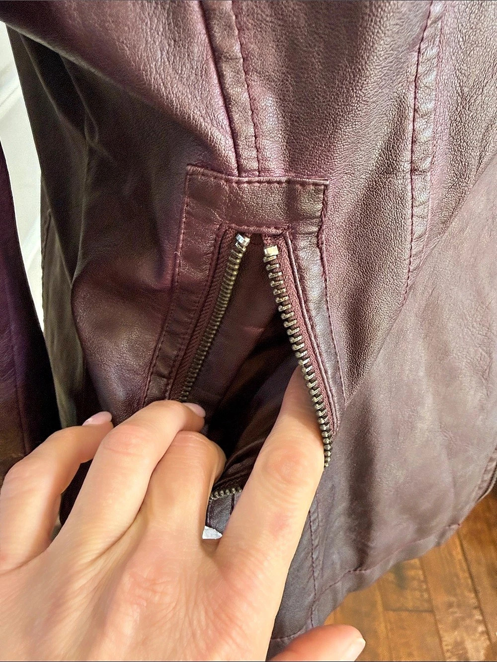 Max Studio Faux Leather Moto Jacket in burgundy Size Medium NWT - Picture 4 of 12